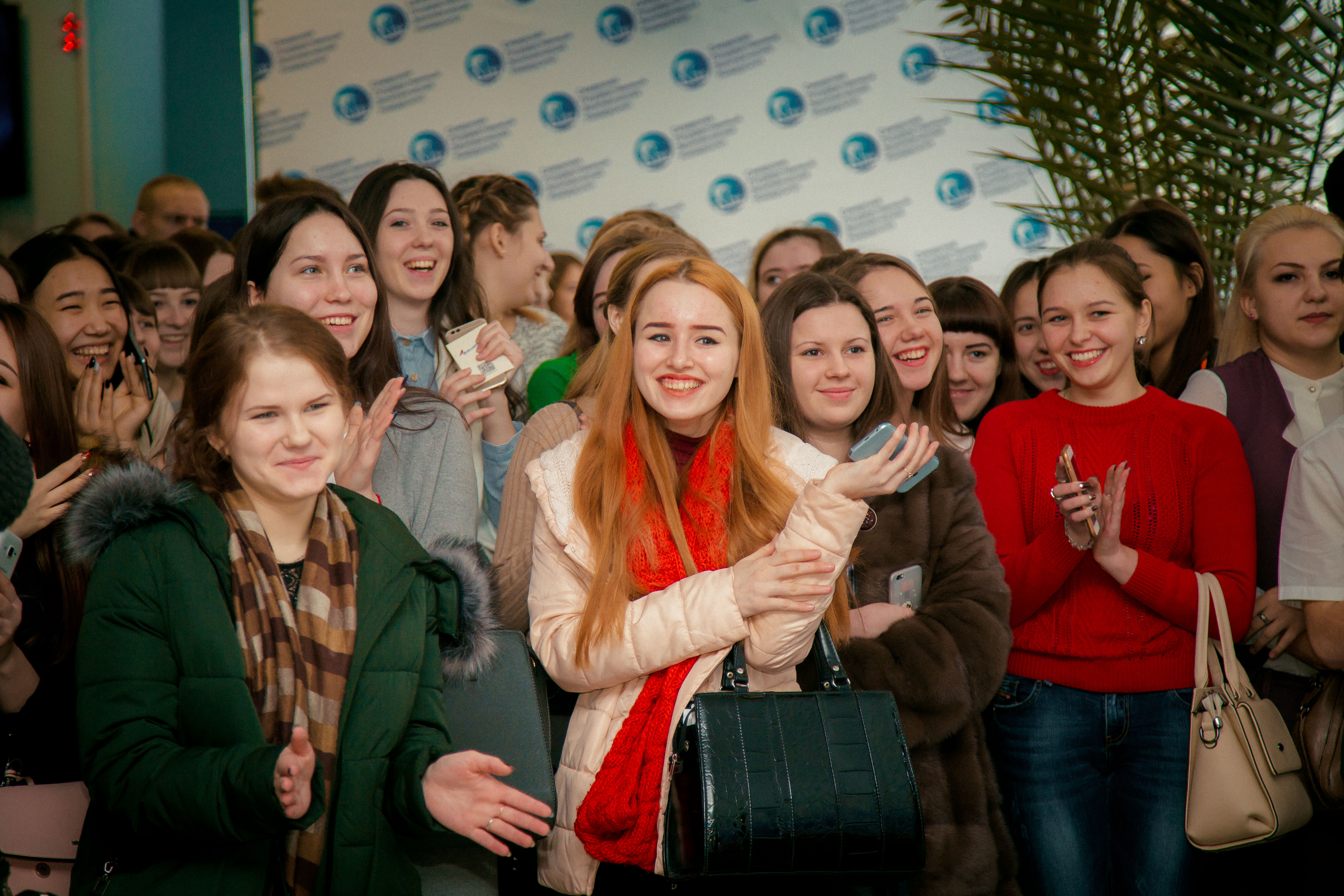 25 января студенты. Студенческий праздник. Студенты веселятся в Татьянин день. Фотосессия день студента. День российского студенчества Татьянин день.