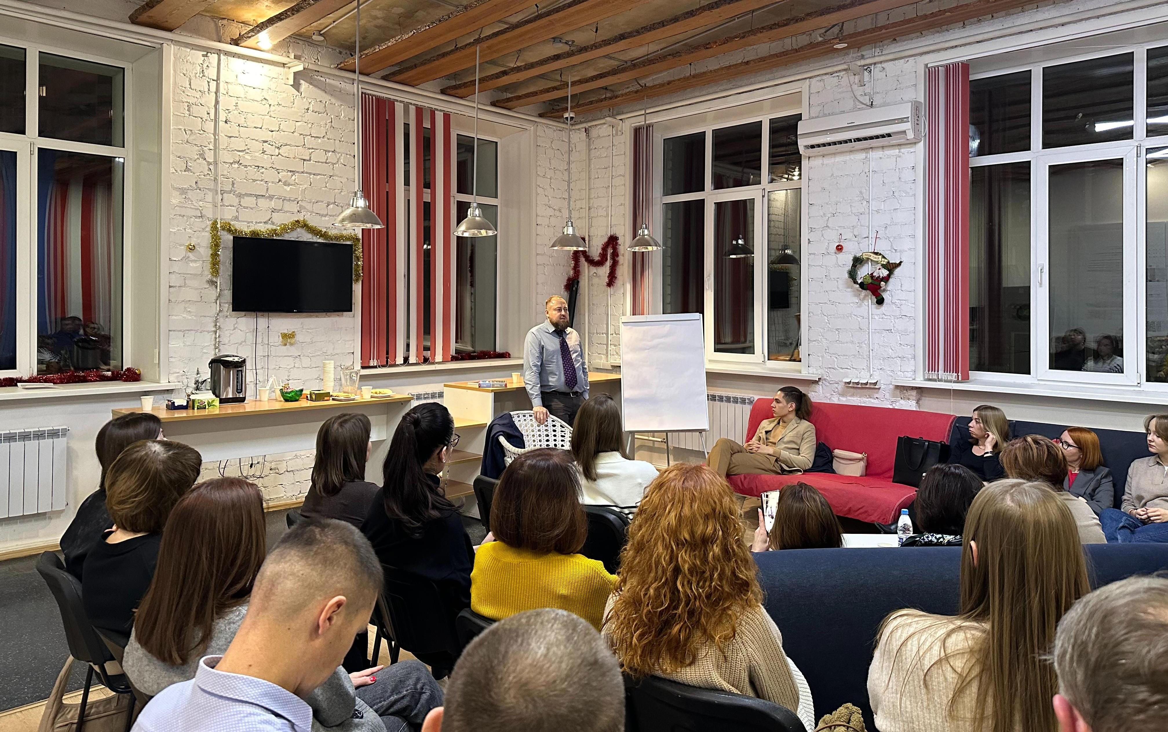 Делимся отзывом от нашей выпускницы по прошедшему Книжному клубу ВШМ